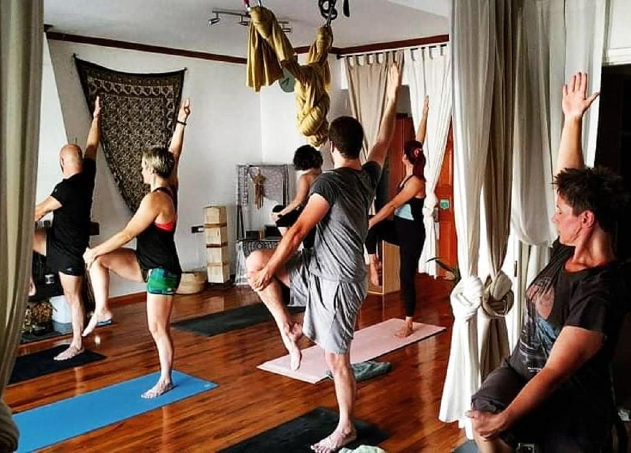 Urban Yoga House Hostel & Retreat يانينة المظهر الخارجي الصورة